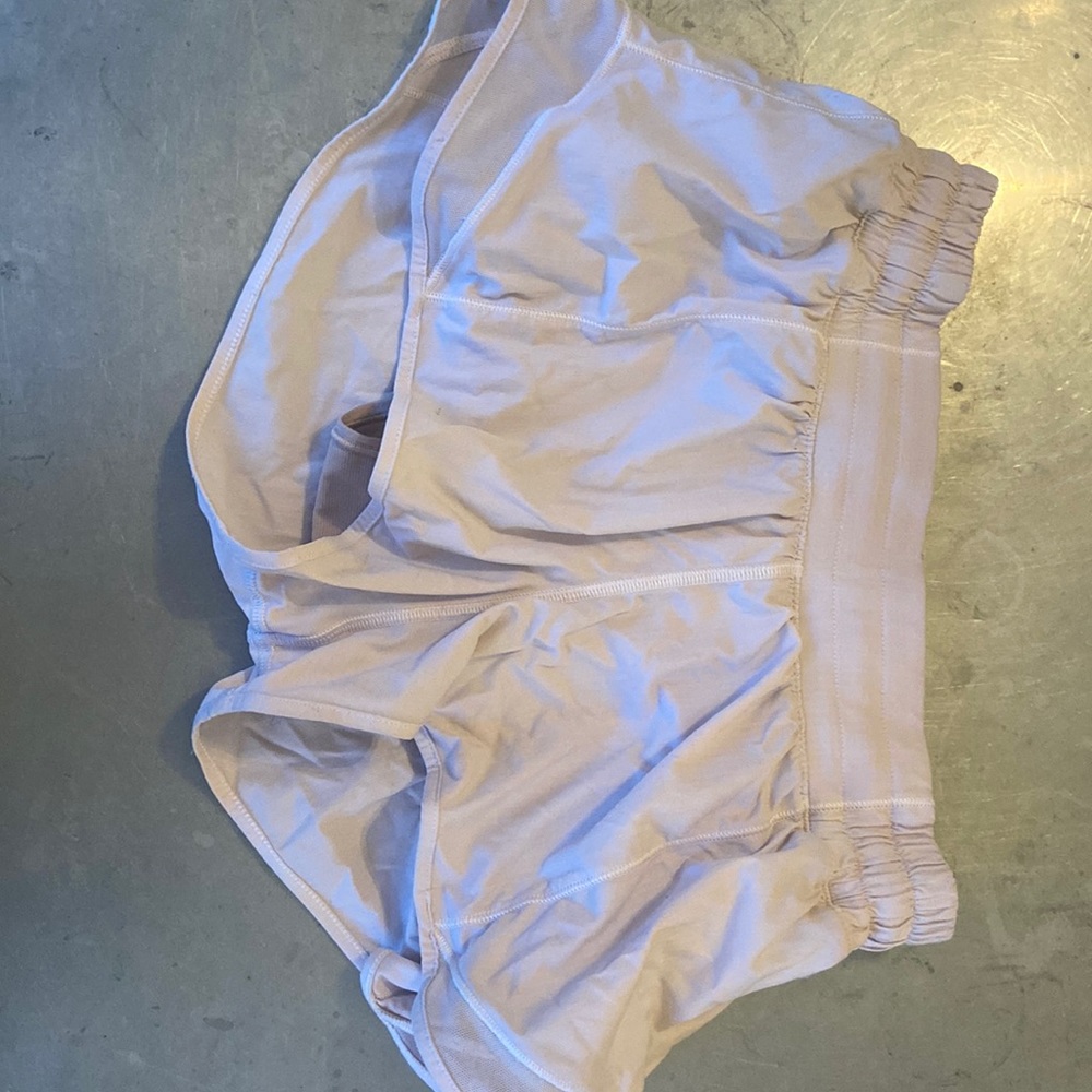 Lululemon Hotty Hot 2.5” lined short